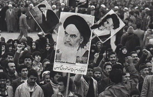 روزی که مردم برای «حساب ۱۰۰» صف کشیدند روزی که مردم برای «حساب ۱۰۰» صف کشیدند