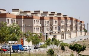 دولت در حال واگذاری واحدهای مسکونی به خانواده جانباختگان معدن طبس است دولت در حال واگذاری واحدهای مسکونی به خانواده جانباختگان معدن طبس است