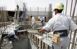 ۸۰۰ هزار کارگر ساختمانی در حال بیمه‌پردازی