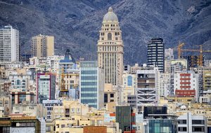 احتکار ۳۷ میلیون مترمربع ملک توسط بانک‌ها، عامل تشدید قیمت مسکن است
